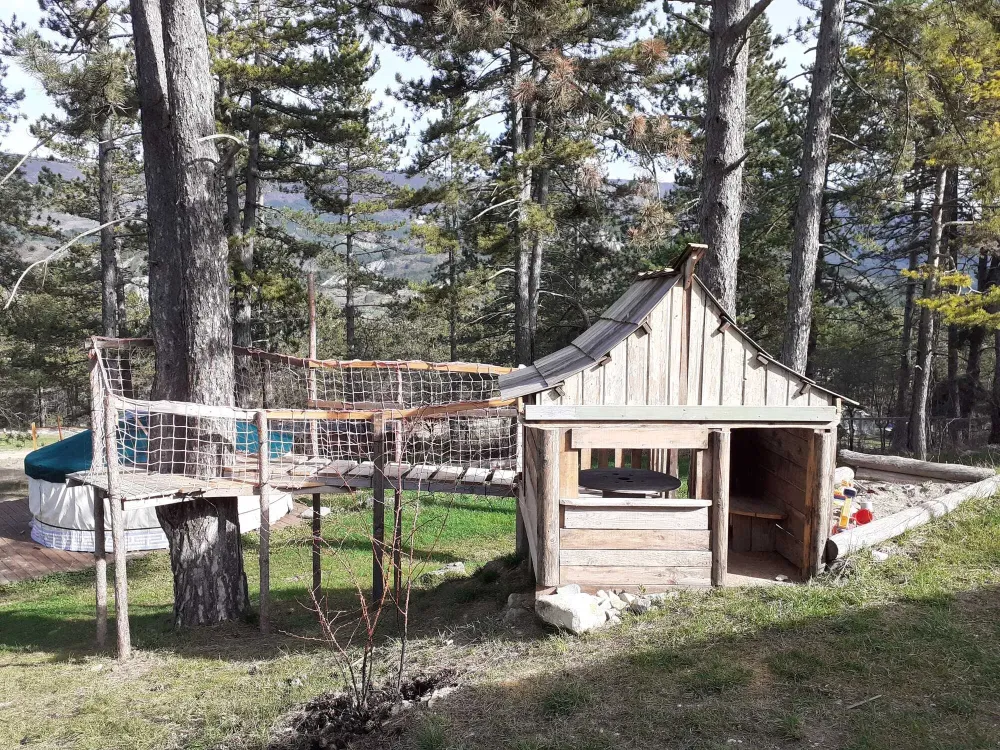Camping ferme de lubac cabane